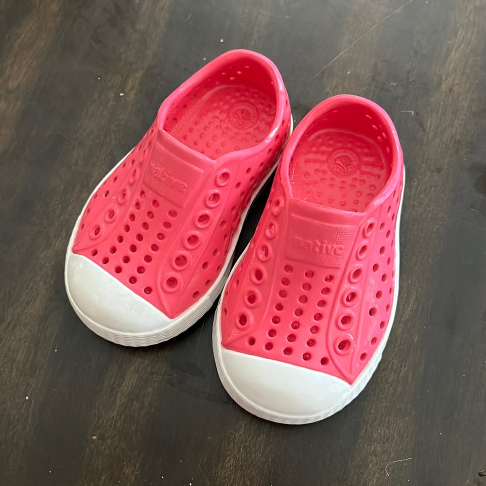 Hot pink natives toddler size 4